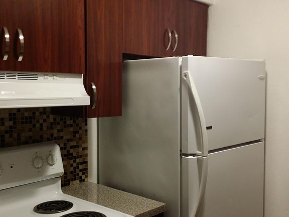 5th image of 131 NE 40th Ct APT 202