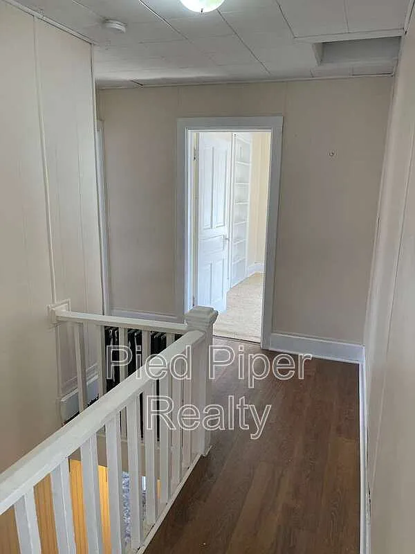 4 bed, 1.0 bath, 1509 sqft, $1,595 — Photo 3