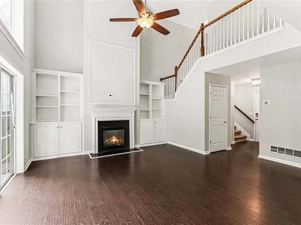227 Highland Falls Dr, Hiram, GA 30141