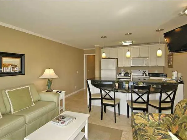 43 Forest Dr APT 205, Hilton Head Island, SC 29928