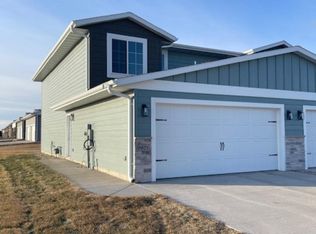 9601 W Tunis Dr, Sioux Falls, SD 57106