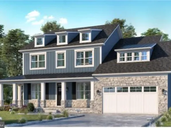 5415 Woodway Dr, Alexandria, VA 22310
