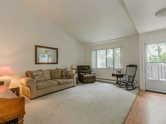 3rd image of 88 Strathgate Dr