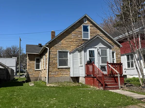 816 Court St, Sault Sainte Marie, MI 49783