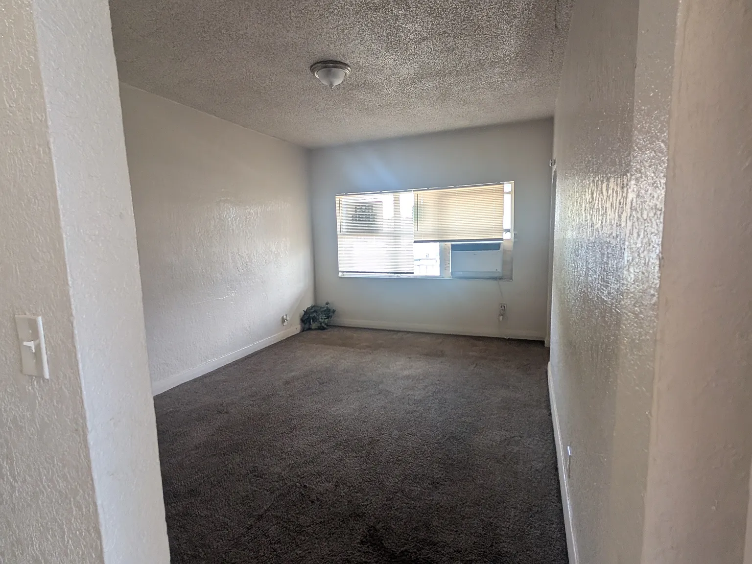 2 bed, $1,400 — Photo 2