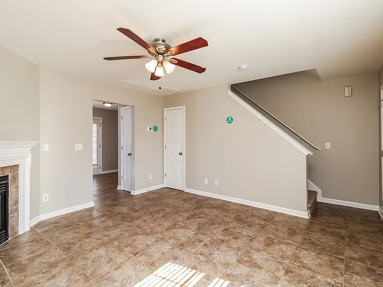 3 Sherbourne Ct — Photo 4