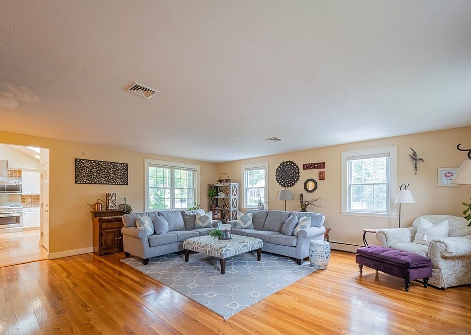 12 Longbow Rd, Lynnfield, MA 01940 Zillow