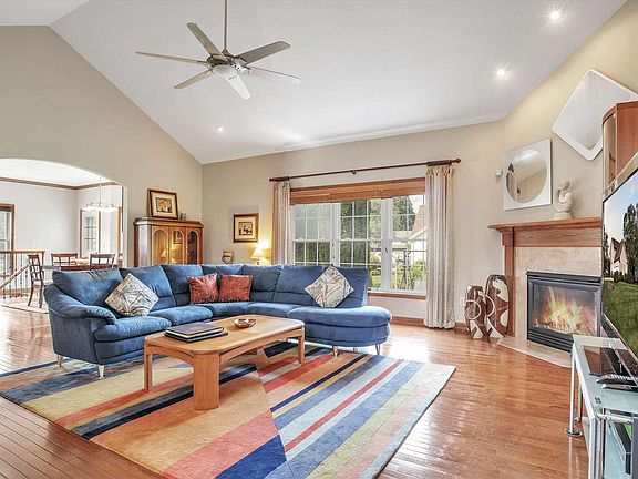 5th image of 18441 Cypress Dr