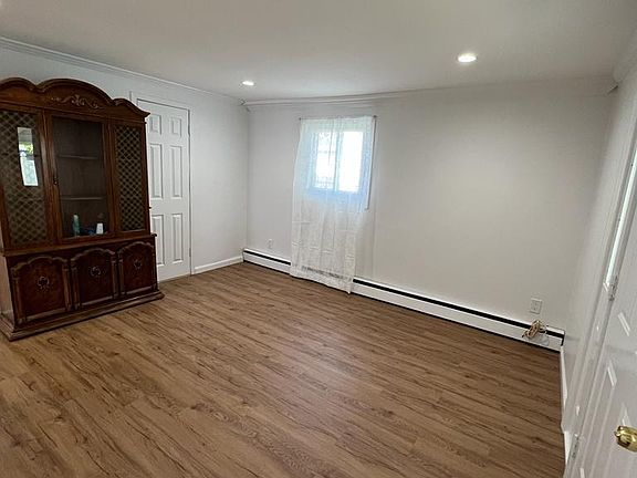 4th image of 65 Marine St