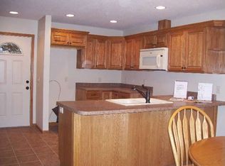 2980 Deerwood Cir, Dubuque, IA 52003