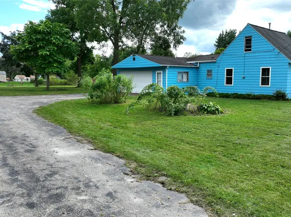 1126 Paul St, Mount Morris, MI 48458