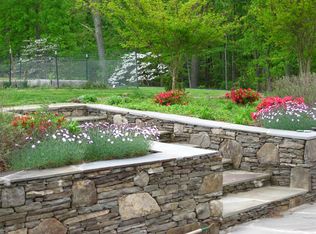 11129 Victor Dr, Marshall, VA 20115