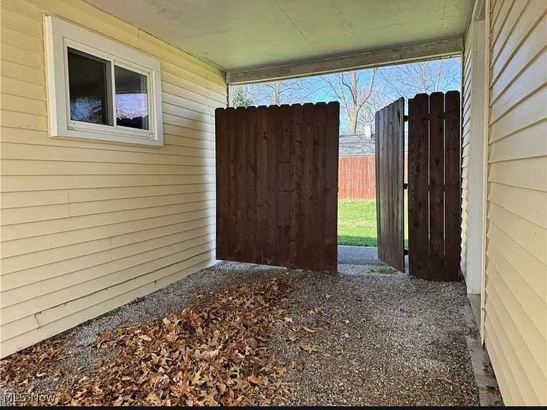 6598 Seneca Trl — Photo 3