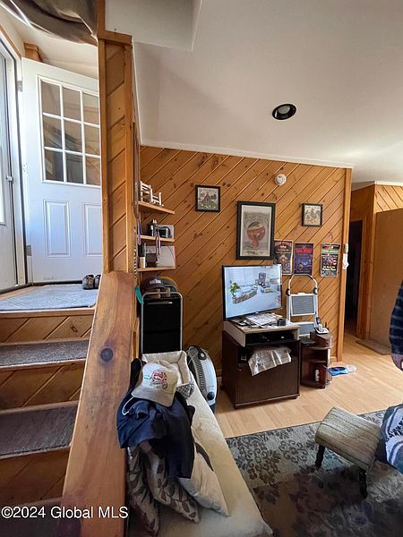 2nd image of 64 Cummings Street