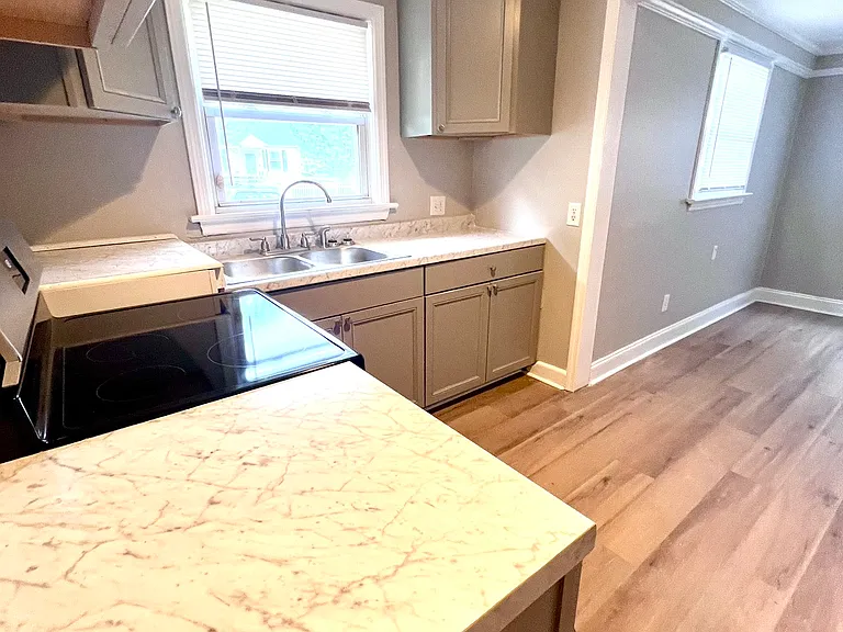 3305 Herbert St — Photo 5