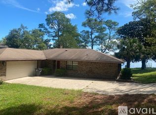 1284 Bayshore Dr, Valparaiso, FL 32580