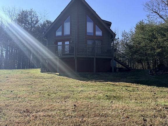3rd image of 1355 Highland Ln