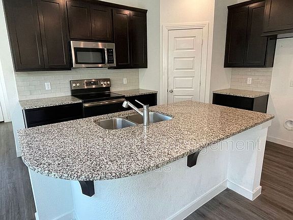 5th image of 3967 Chesapeake Ln
