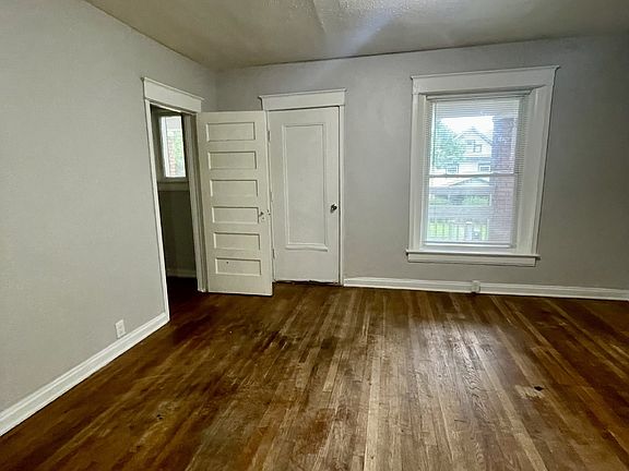 4th image of 3921 Norledge Ave #2E