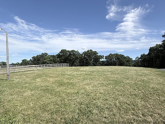 3rd image of 90 Boyer Rd
