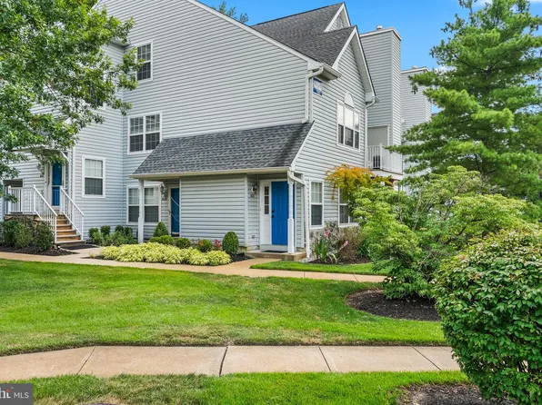 2102 Rabbit Run Rd, Marlton, NJ 08053