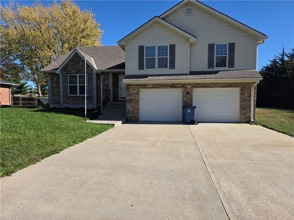 806 Ozark Short Line, Odessa, MO 64076