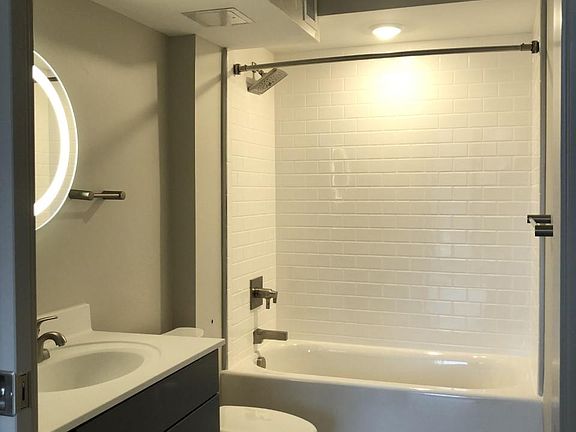 4th image of 313 N Capitol Ave #507