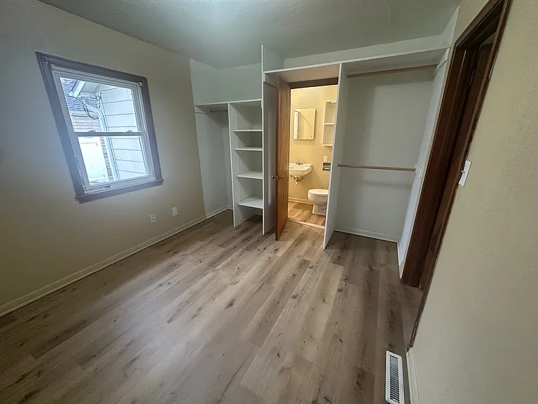 1519 Douglas Ave — Photo 9