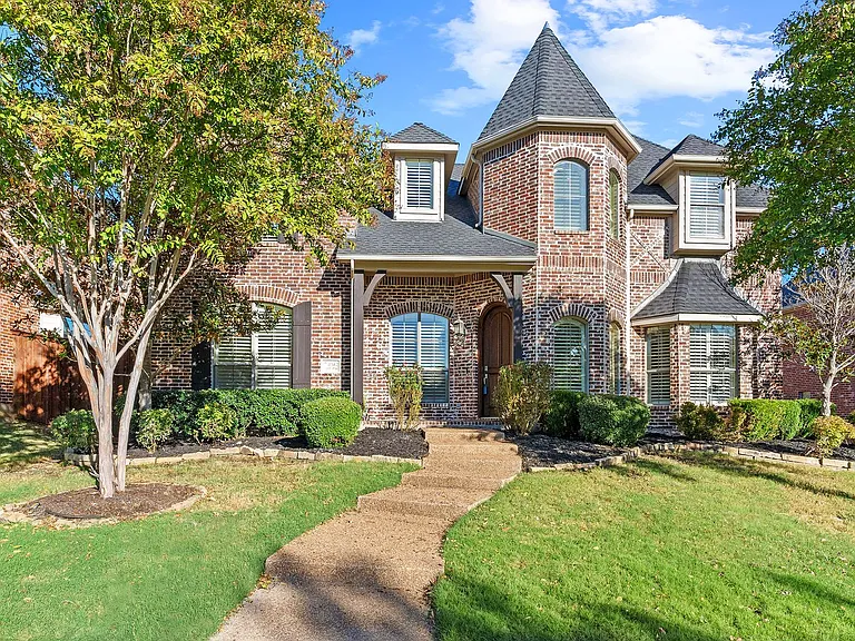 4542 Carraway Dr — Photo 1