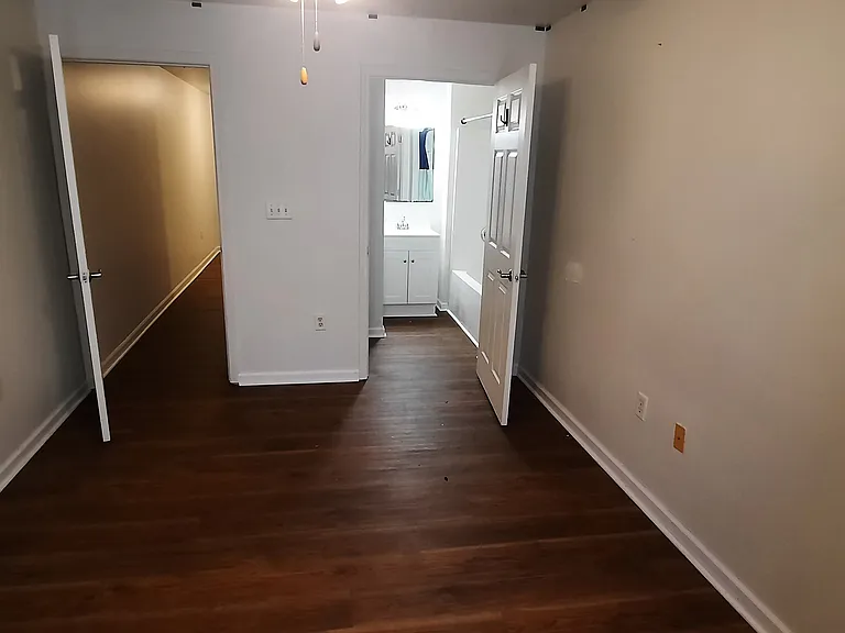 1750 Liberty Ln #102 — Photo 2