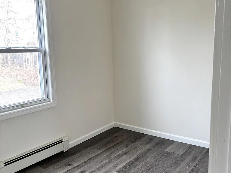 210 2nd St — Photo 11