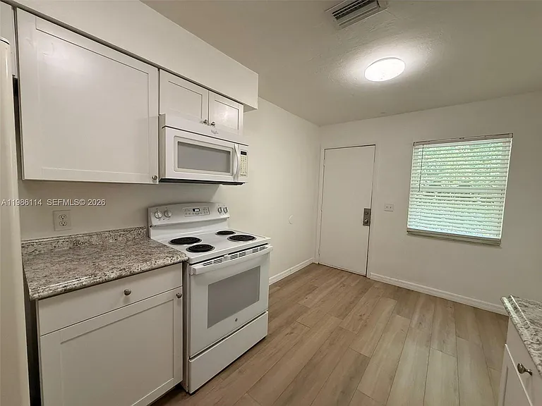 2919 Jackson St #4 — Photo 5
