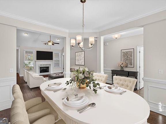 4th image of 811 Walthour Dr