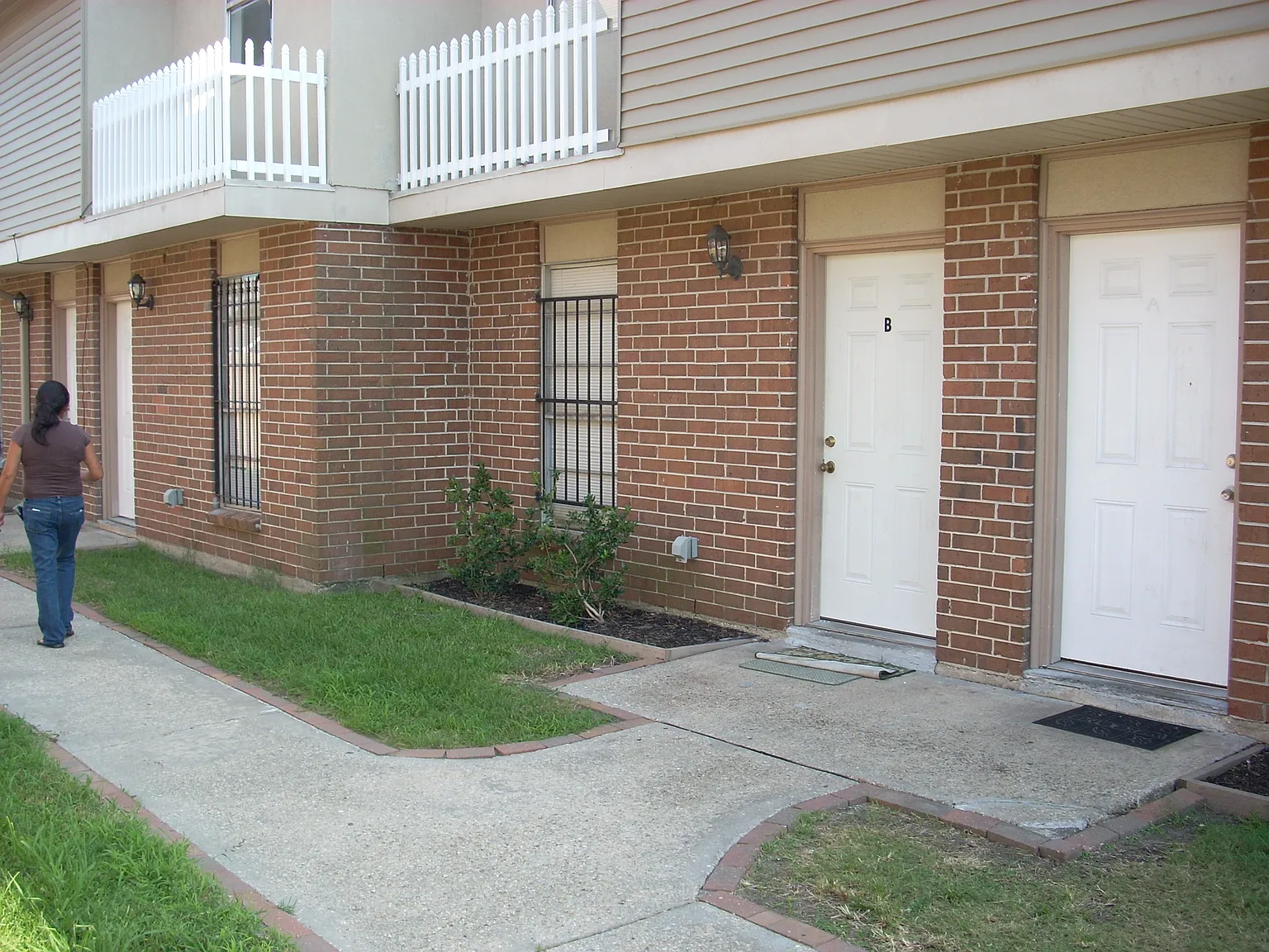 3513 Golden Dr - C — Photo 2