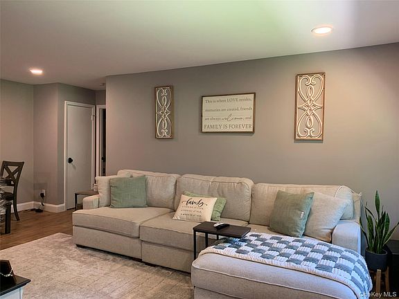 5th image of 2449F Union Boulevard #12B