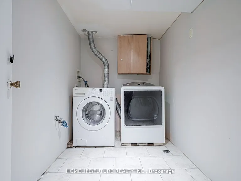 47 Carisbrooke Sq #BASEMENT — Photo 13
