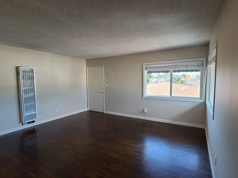 2117-23 Grand Ave — Photo 6