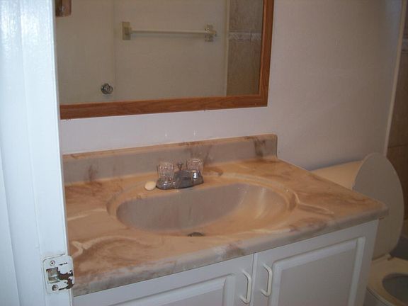 5th image of 601 Jefferson Dr #Single