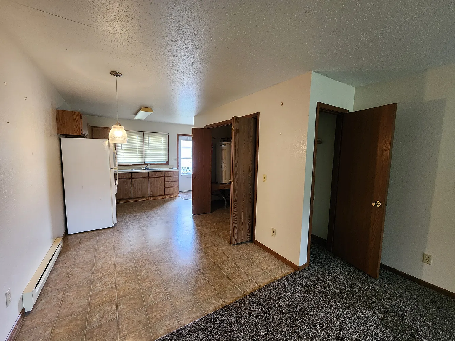 2 bed, 700 sqft, $750 — Photo 3