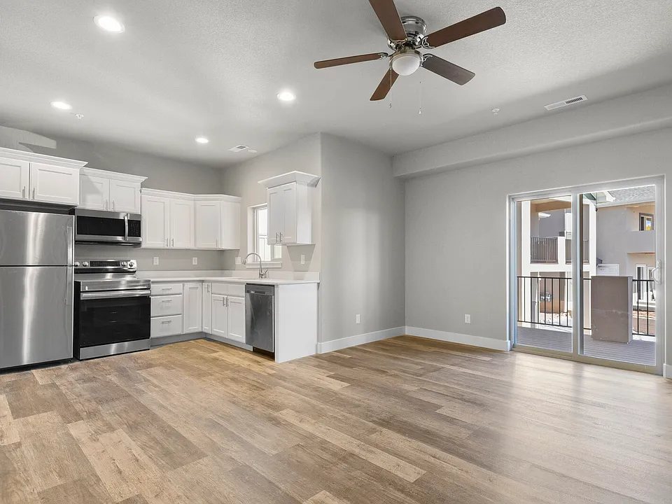 5380 N Union Blvd #201