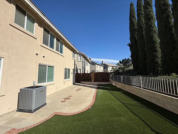 5th image of 16325 Misty Hill Dr