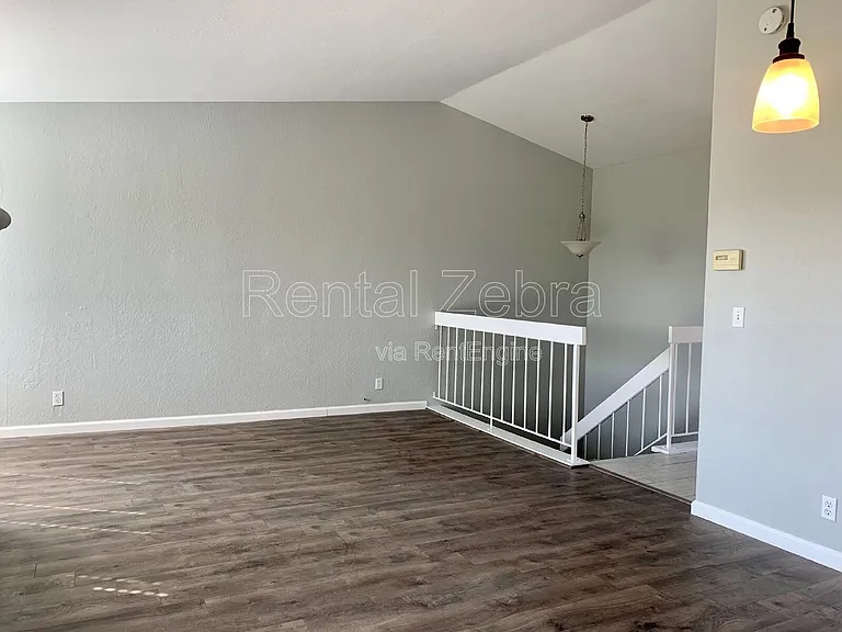 1592 Ashwood Dr — Photo 13