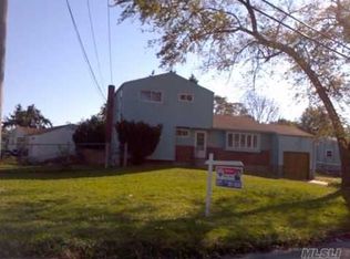 234 Wurz St, Brentwood, NY 11717
