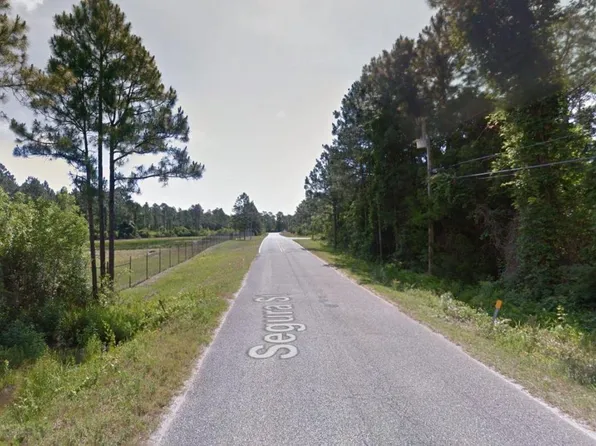 8220 Segura St, Navarre, FL 32566