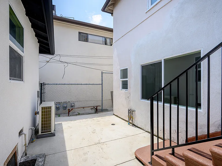 1009 W Angeleno Ave #202 — Photo 17