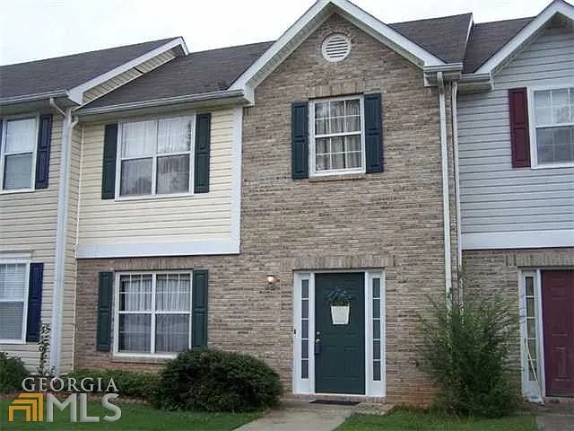 96 Westside Chase photo 1