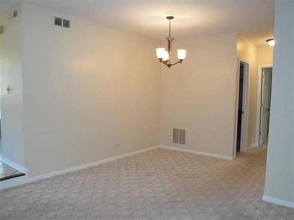 3rd image of 1209 Emerson Ln