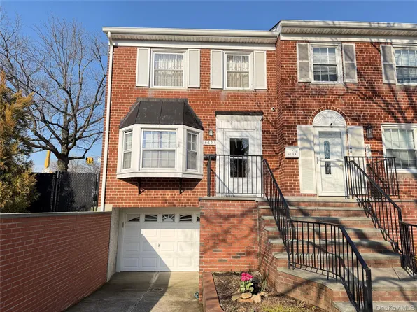 62-01 Douglaston Parkway, Douglaston, NY 11362