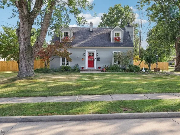 3836 Orchard St, Mogadore, OH 44260