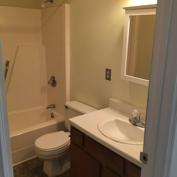 2nd image of 1025 Carolina Rd APT Cc3
